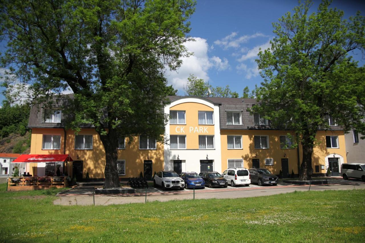 Hotel Ck Park Чески-Крумлов Экстерьер фото