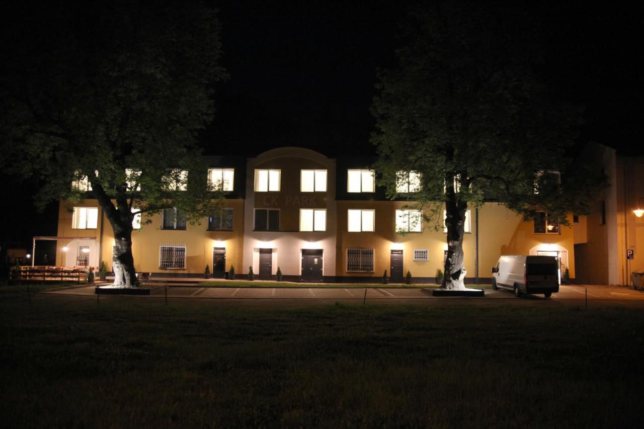 Hotel Ck Park Чески-Крумлов Экстерьер фото